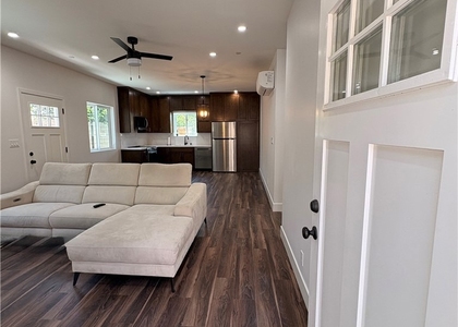 7128 Mclennan Ave - Photo 1