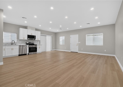 16425 Clymer Street - Photo 1