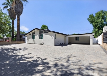 16427 Clymer Street - Photo 1