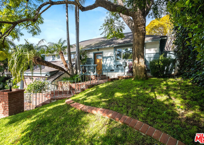2924 Manning Avenue - Photo 1