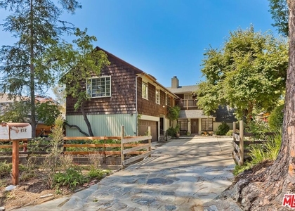 515 N Kenter Avenue - Photo 1