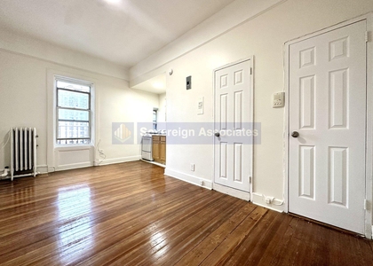 936 West End Avenue - Photo 1