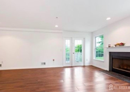 106 Chariot Court - Photo 1