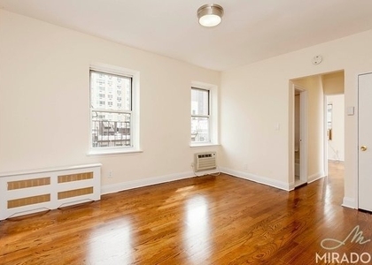 440 E 85th Street - Photo 1
