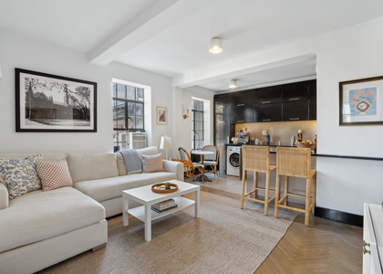 25 Monroe Place - Photo 1