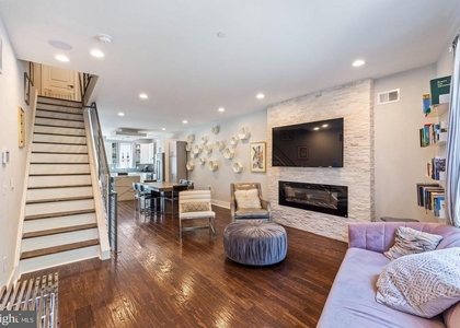 2621 E Letterly Street - Photo 1