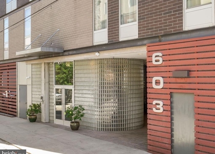 603 N American Street - Photo 1