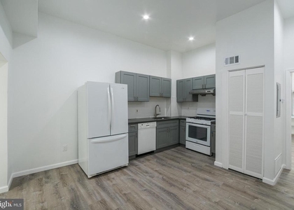 1726 Pine Street - Photo 1