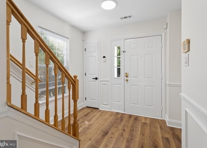 623 Barton Boulevard - Photo 1