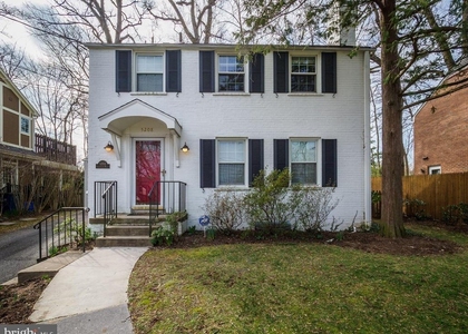 5208 Glenwood Road - Photo 1