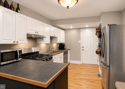 1518 Aliceanna Street - Photo 1