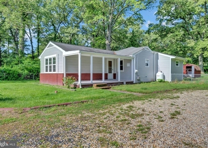 8206 Waterford Road - Photo 1