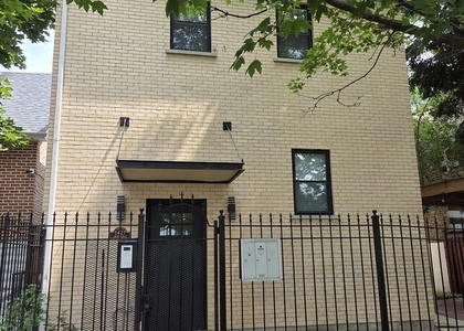 1427 N Lawndale Avenue - Photo 1