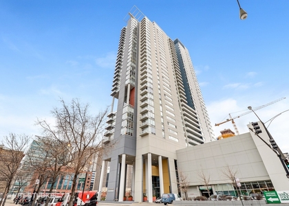 737 W Washington Boulevard - Photo 1