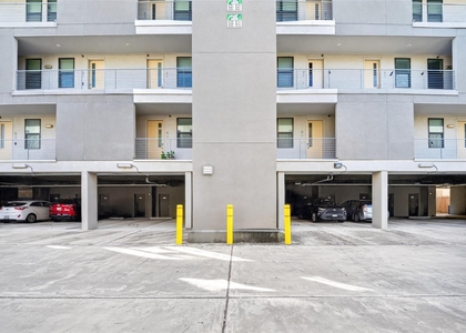 2401 Crawford Street - Photo 1