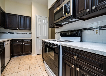 1103 Dulles Avenue - Photo 1