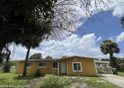 801 Hampton Way - Photo 1