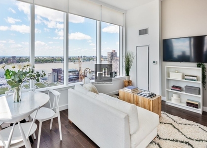 West 36 Street - Photo 1