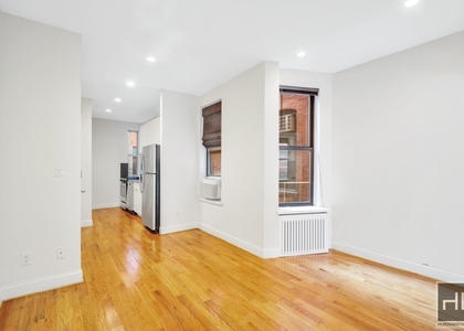 West 45 Street - Photo 1