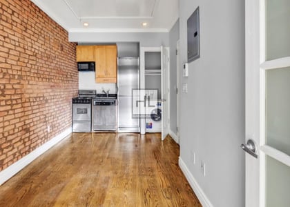 East 5 Street - Photo 1