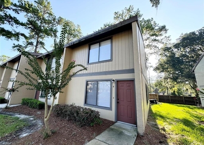 2300 Sw 43rd Street - Photo 1