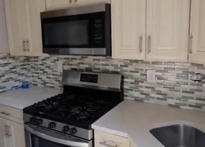 Spacious 3 Bedrooms in Springf - Photo 1