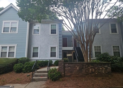 113 Hampshire Court - Photo 1