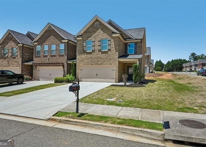 256 Centerview Way - Photo 1
