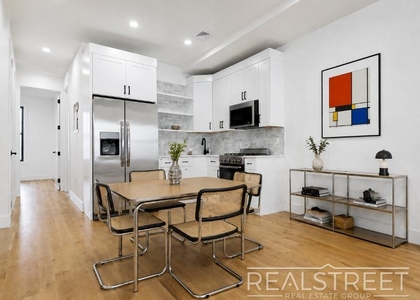 346a Chauncey St - Photo 1