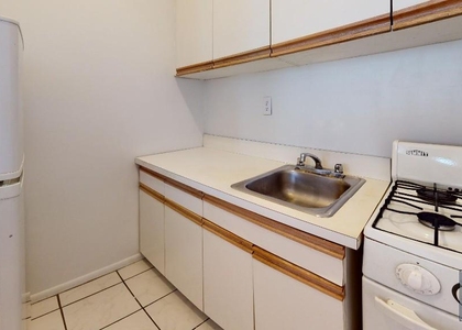 East 89 Street - Photo 1