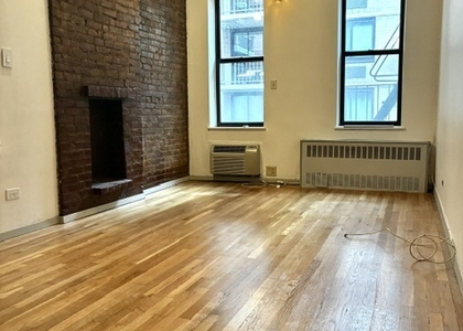 209 East 81st street New York, - Photo 1