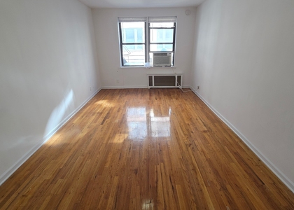 East 83 Street - Photo 1