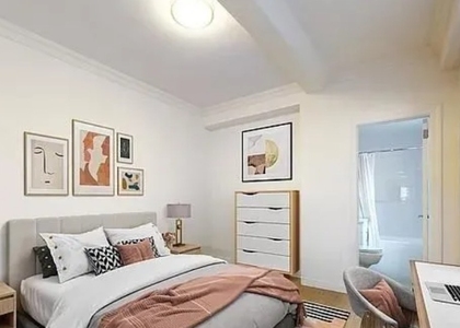 West 55 Street - Photo 1
