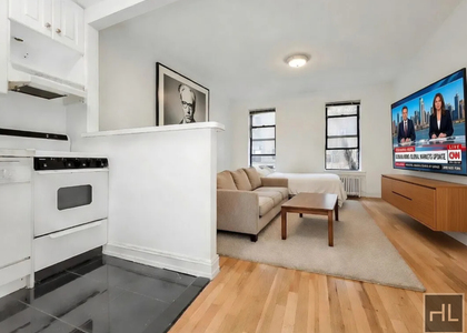 East 46 Street - Photo 1
