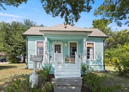 408 S College Street - Photo 1