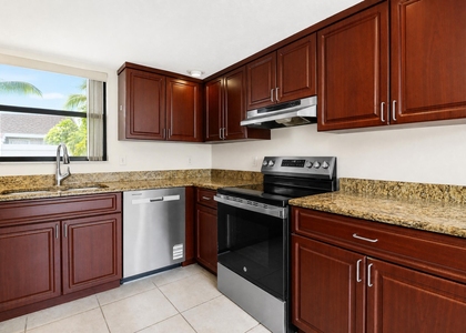 202 Lakewood Drive - Photo 1