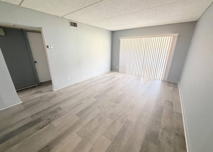 1501 Crescent Circle - Photo 1