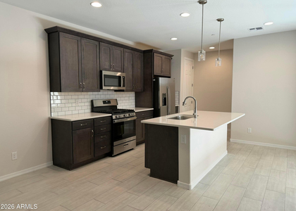 2820 N Evergreen Street - Photo 1
