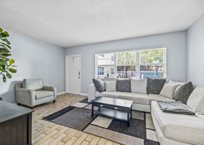 1900 Ne 8th Court - Photo 1