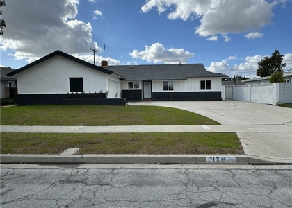 213 N Royal - Photo 1