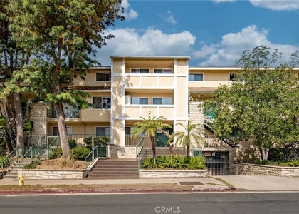 121 Sinclair Avenue - Photo 1