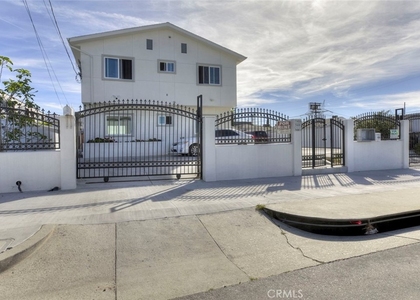 7408 Radford Ave - Photo 1
