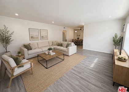 922 S Bedford Street - Photo 1