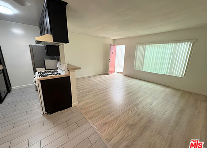 1630 Granville Avenue - Photo 1