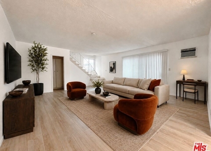 935 N Alfred Street - Photo 1