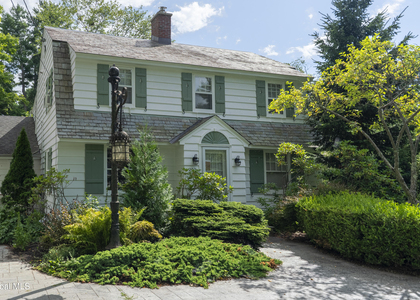 292 Lake Avenue - Photo 1