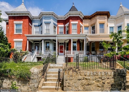 104 R Street Ne - Photo 1