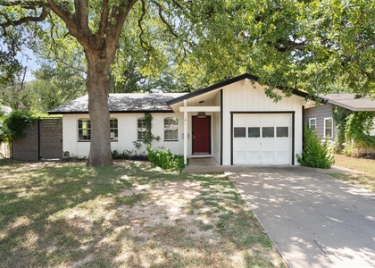 1182 Angelina St - Photo 1