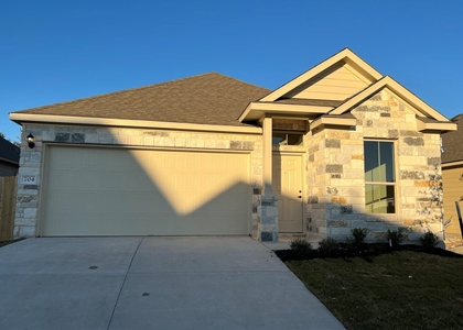 704 Falkland Trce - Photo 1