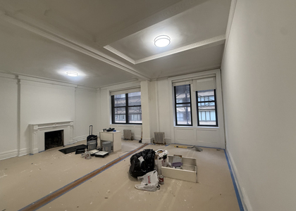 200 West 58th Street - Photo 1